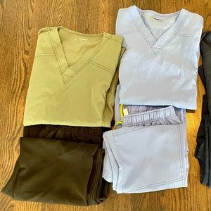 Bundle of Wonder Wink Scrubs! Size Large!